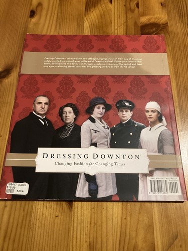 Dressing Downton By Diane C. Salisbury Downton Abbey Fashion Tour Booklet - Picture 2 of 8