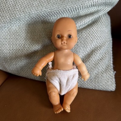 Vintage 1987 Uneeda 6  Baby Doll