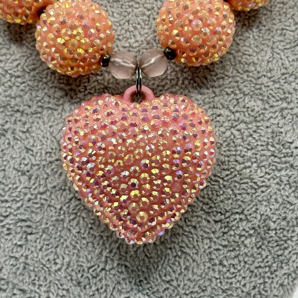 Lindo collar/collar de mascota con corazón y arco de cuentas de estrás AB de chicle rosa melocotón Foto 3 de 4