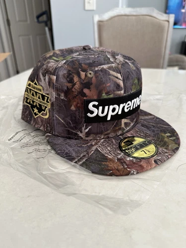 Chapeau Supreme SS25 New Era Championship Box Logo Kanati Camouflage Taille 7 5/8 EN MAIN