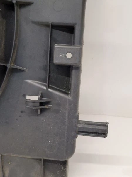 2006-2011 CHEVROLET HHR Radiator Fan Motor Fan Assembly 25784660 - Image 3 of 4