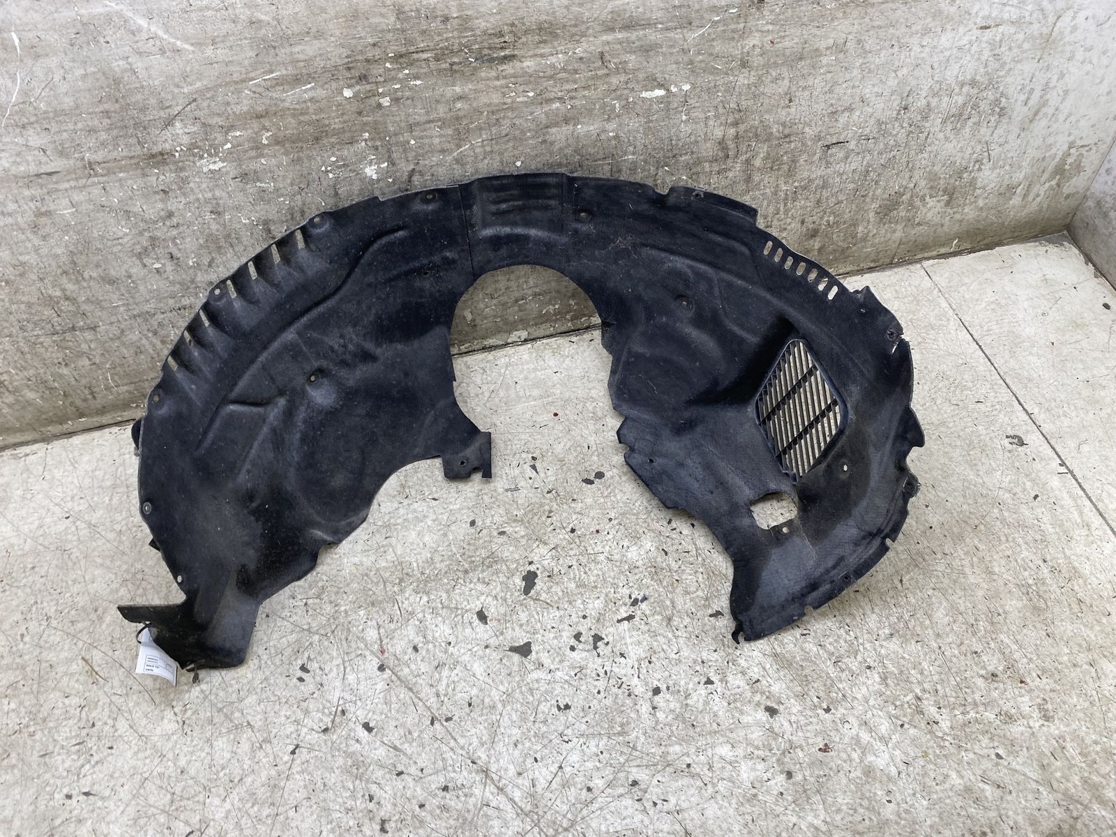 2020-2025 ASTON MARTIN DBX FRONT RIGHT INNER FENDER LINER SHIELD MY83-166562-AC