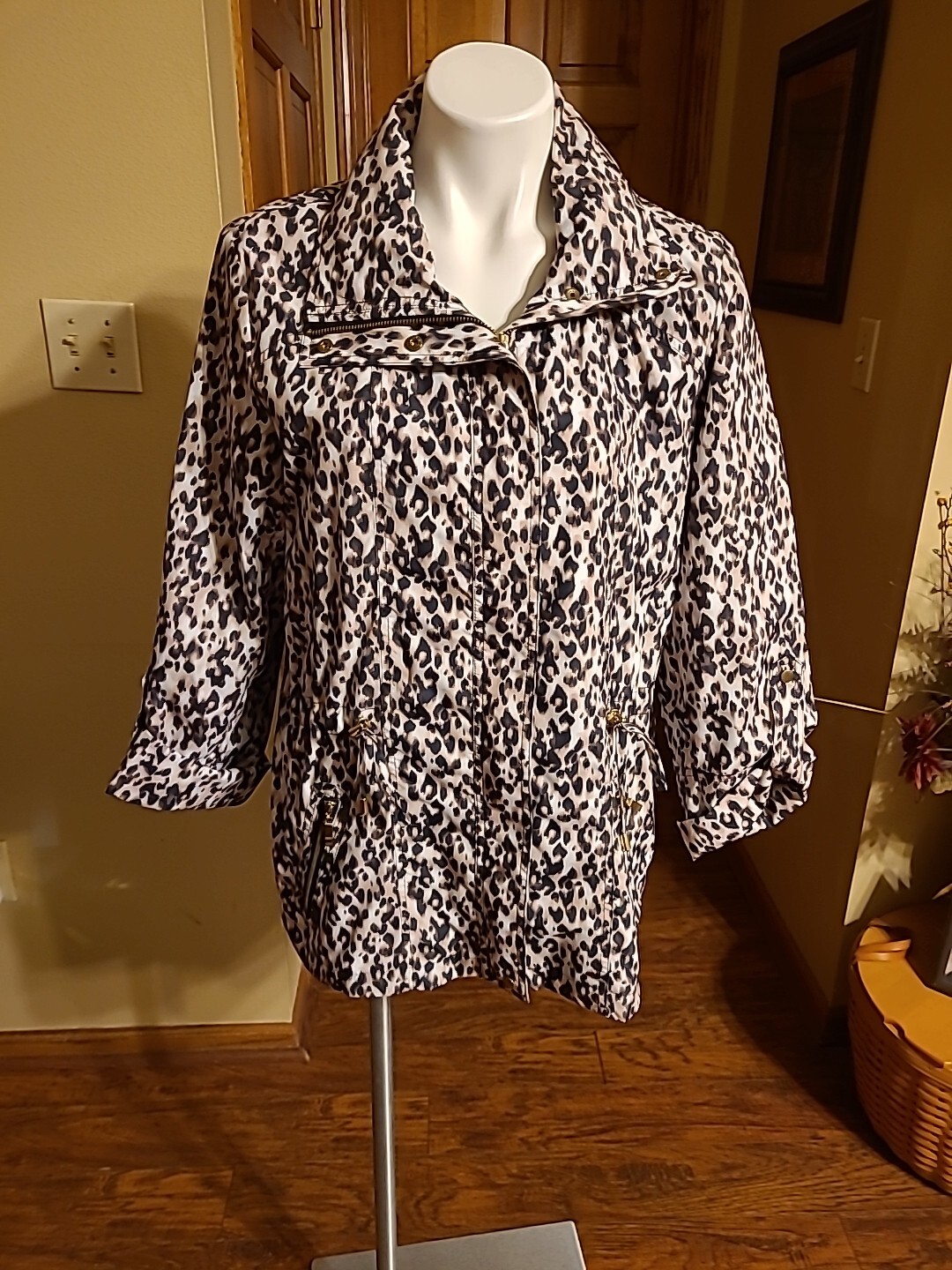 Picture 1 of 5