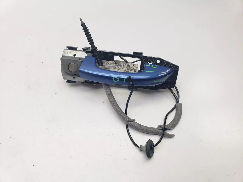 РУЧКА ВНЕШНЕЙ ДВЕРИ VOLKSWAGEN SCIROCCO ПЕРЕДНЯЯ ПРАВАЯ СТОРОНА СИНЯЯ 2010 - Изображение 3 из 4