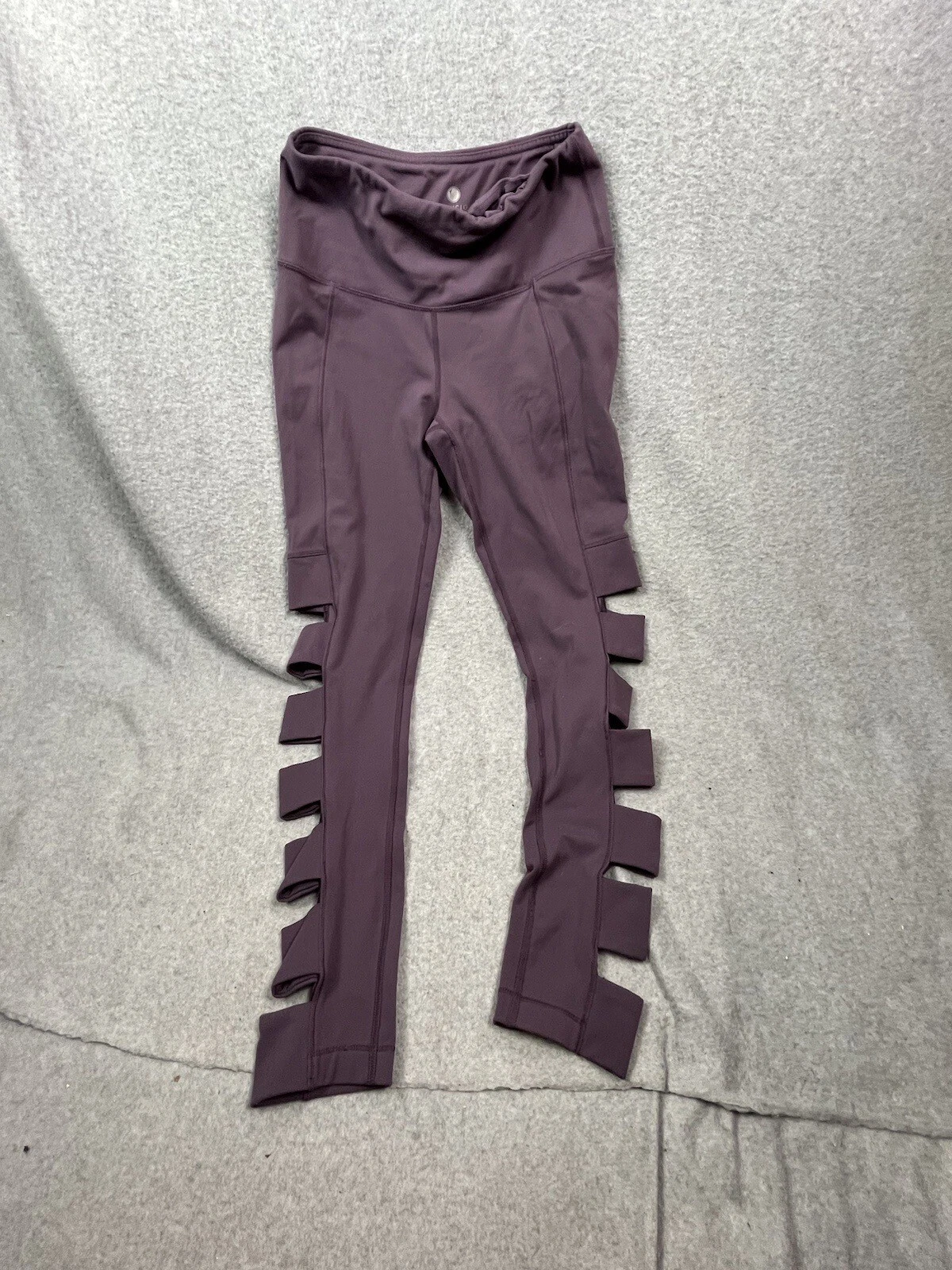 yogalicious cutout legs pants