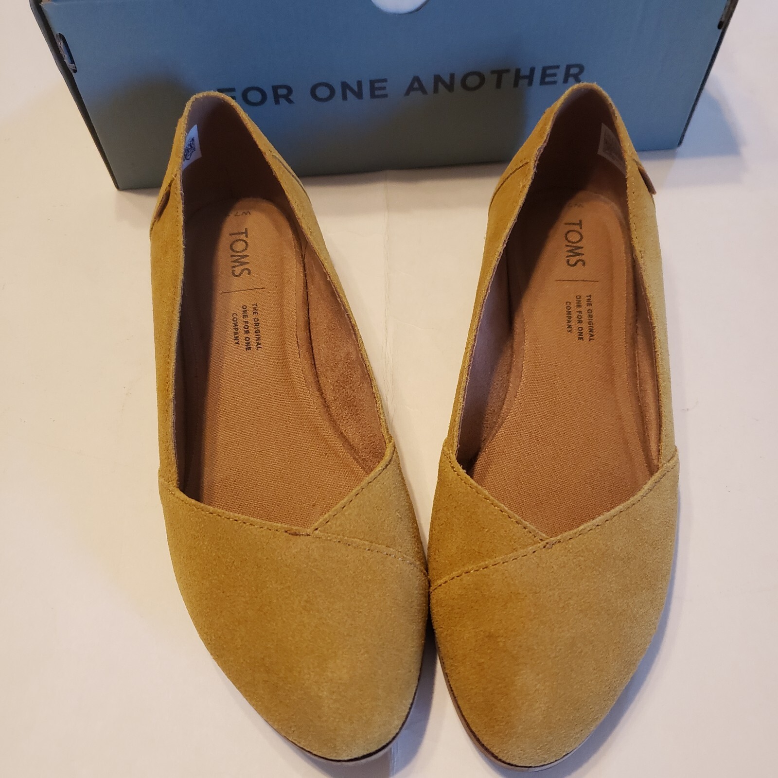 Toms Shoes Womens Julie Amber Gold Suede Used With Box Great