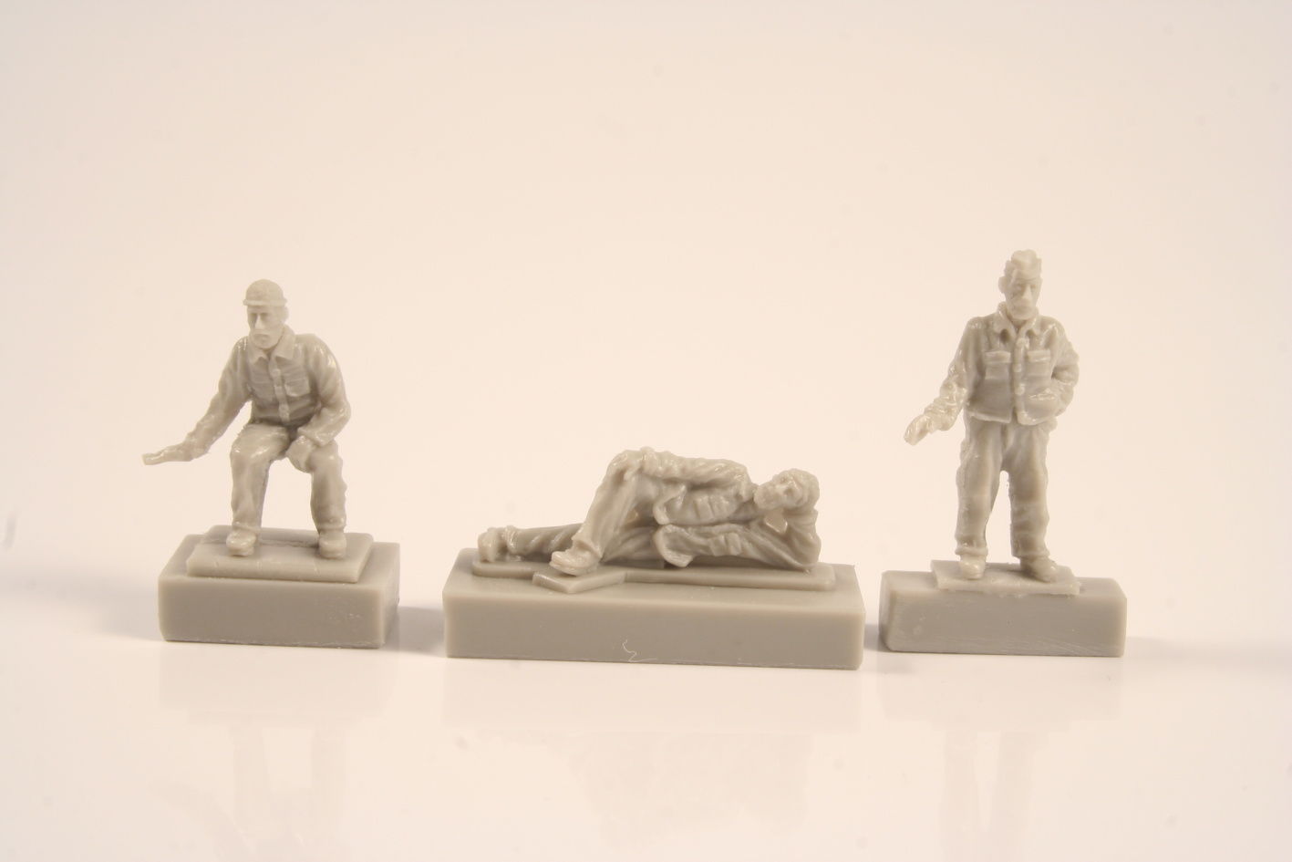 Cmk 129-F72251 - 1:72 U-Boat IXC Crew at Rest in Quarters (3 Figures - New