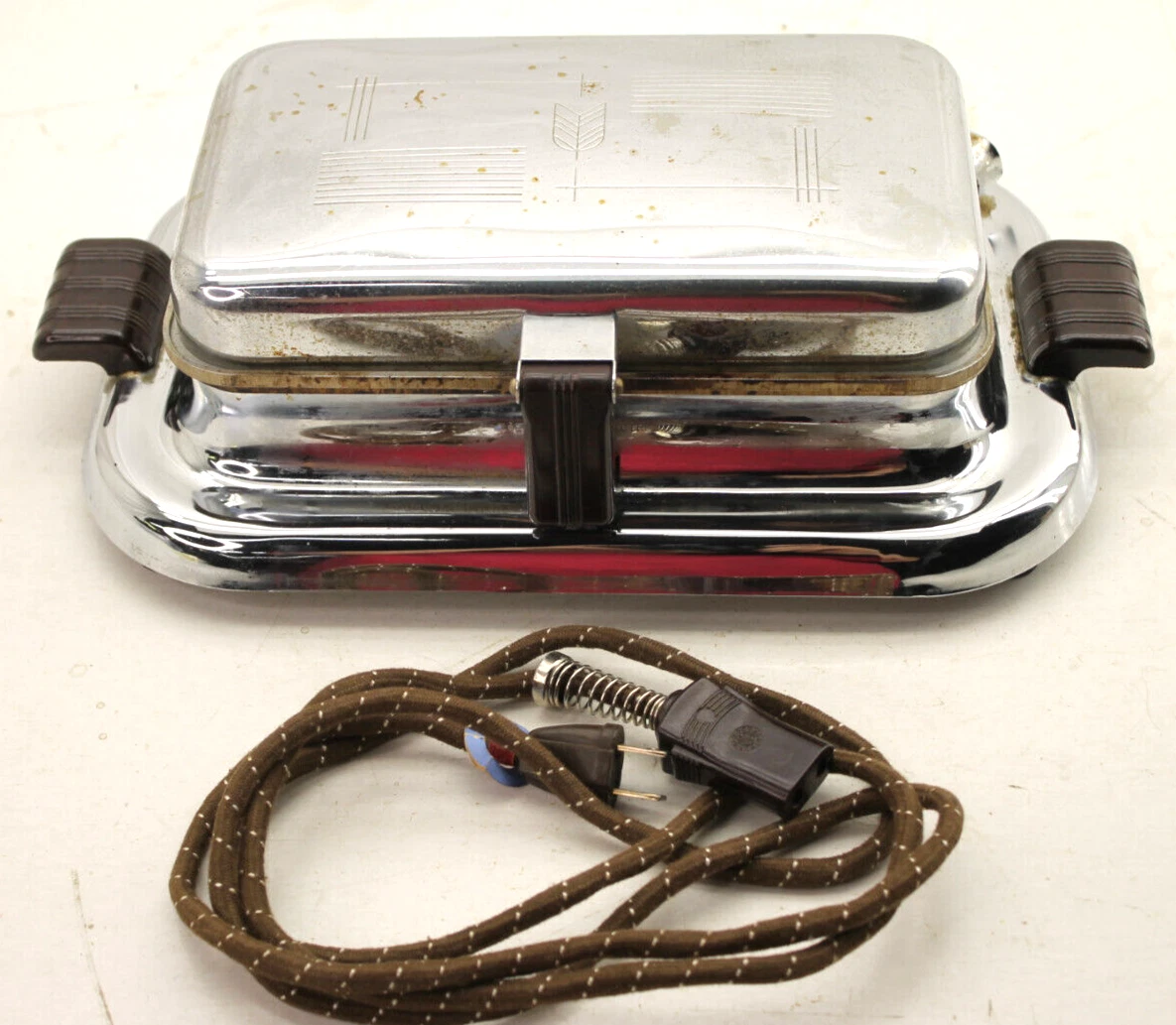 Vintage 1950s GE MCM General Electric USA Made Waffle Iron 49G37 660 Watts
