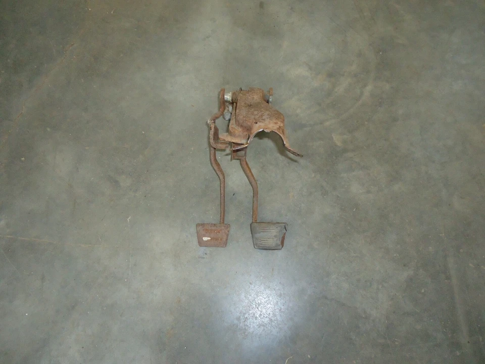 Chevrolet Chevelle 1965 juego de embrague y pedal de freno 65 Malibu SS Foto 2 de 3