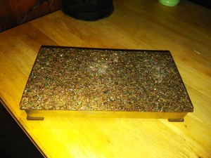 Vintage-Park-Sherman-goldtone-brass-Cigarette-Box-w-multi-confetti-Lucite-lid