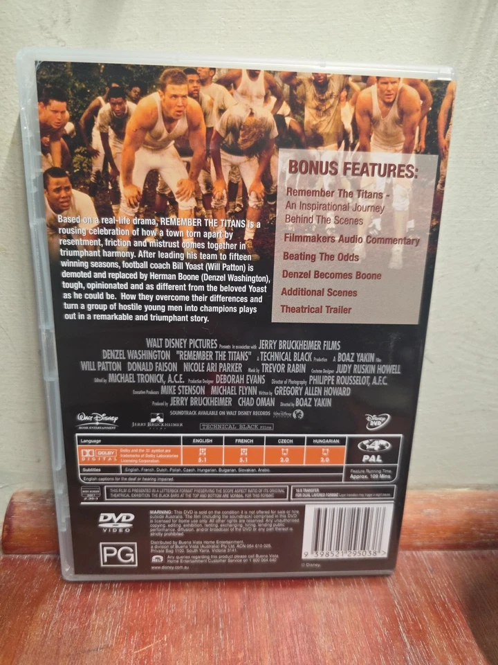 Remember The Titans (DVD, 2000) Very Good Condition Region 4 - image 2 of 2