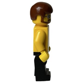 1x Lego Minifigure City Lego Store Employee Yellow Smooth Hair 60097 CTY0578