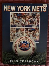 1989 New York Mets Official Yearbook---Carter--Gooden--Hernandez--Strawberry 