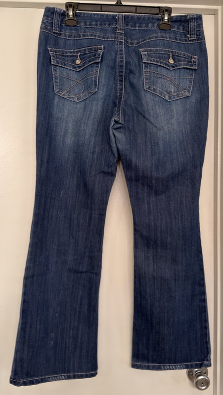 INC Concepts Regular Fit Bootleg Women’s Jeans Rhinestone Flap Pocket Cowgirl 12