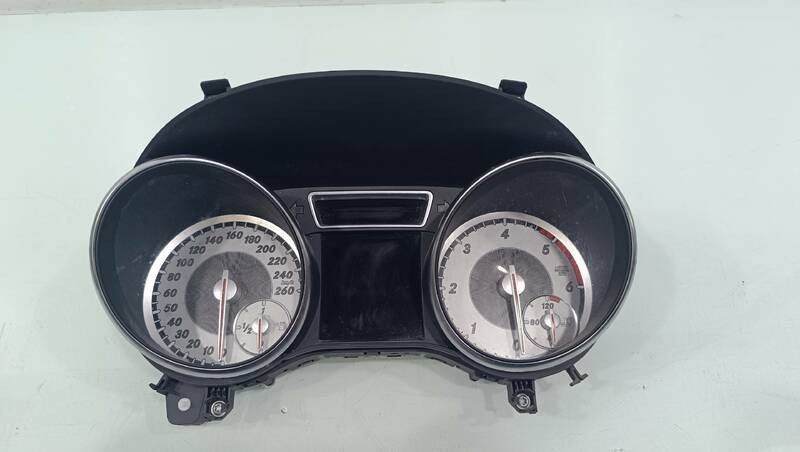 A1179004601 quadro strumenti MERCEDES-BENZ CLASE CLA W117 220 elczp596529
