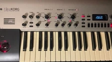 KORG KingKORG Analog Modeling Synthesizer 61-Key Keyboard Champagne Gold Used