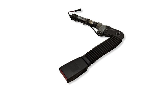 BMW 5 F10 F11 2011 Vorne rechts Gurtschloss vorne 9115306 APA24272