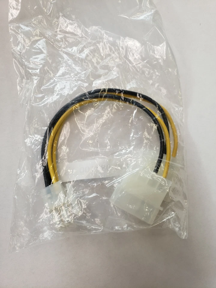 N.I.B. Molex to 4 Pin 12 V CPU IEI ATX-12V Cable, Power Cable 32100-087100-RS - Image 2 of 3