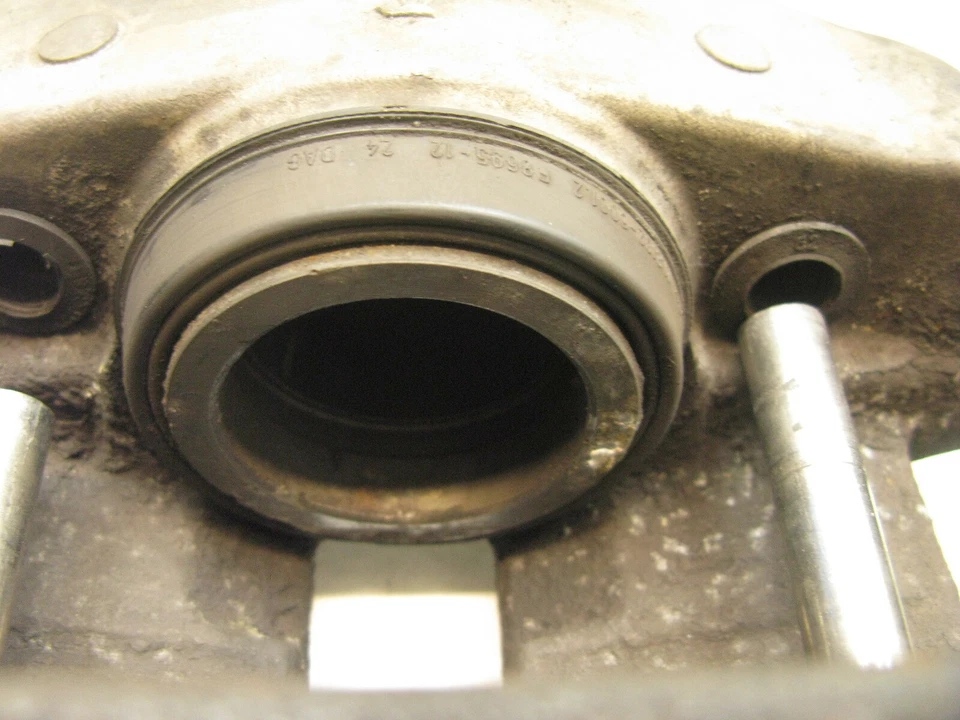 06-10 BMW E60 E61 535Xi 530Xi 528Xi 525Xi Brake Caliper Pair LEFT RIGHT FRONT W - Image 2 of 4