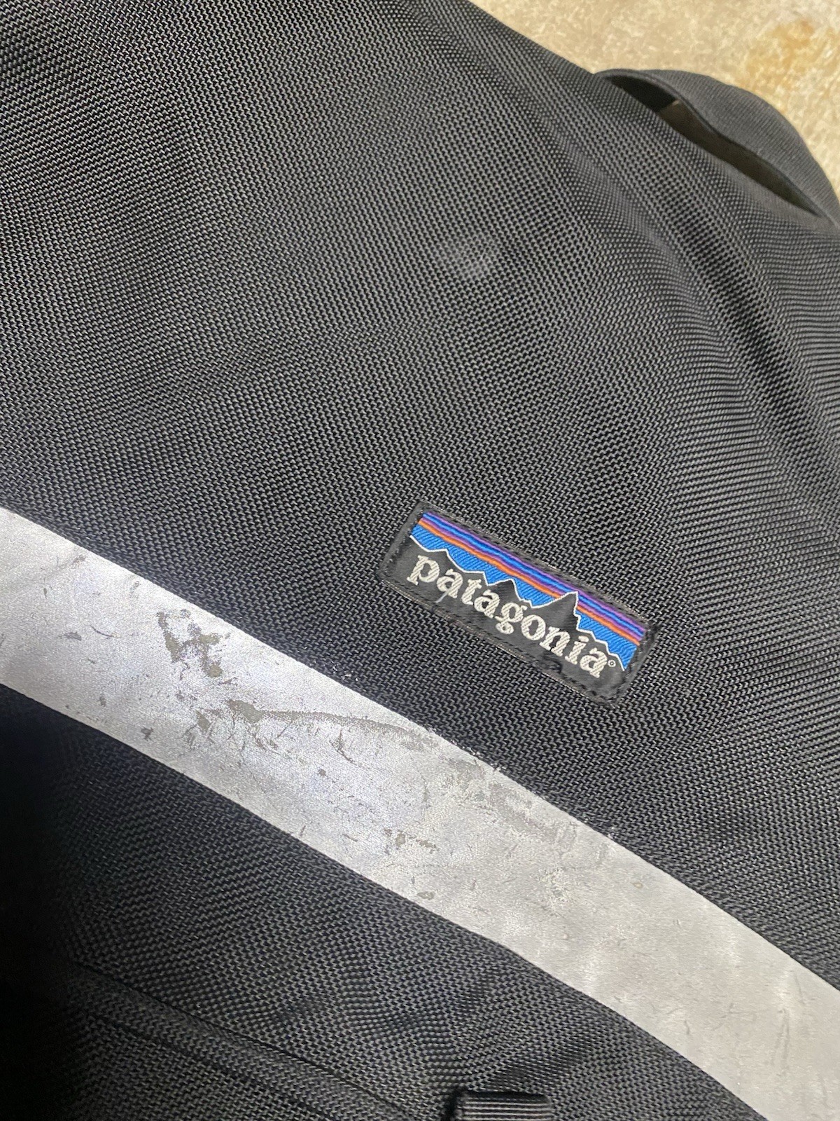 Patagonia Padded Nylon Messenger Bag Black Fits 15 in Laptop Solid Shoulder thumbnail 2