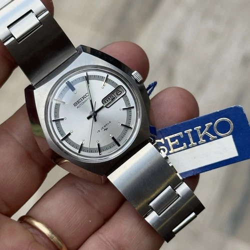 VINTAGE NOS CONDITION SEIKO 7006 7180 AUTOMATIC WATCH MINT CONDITION