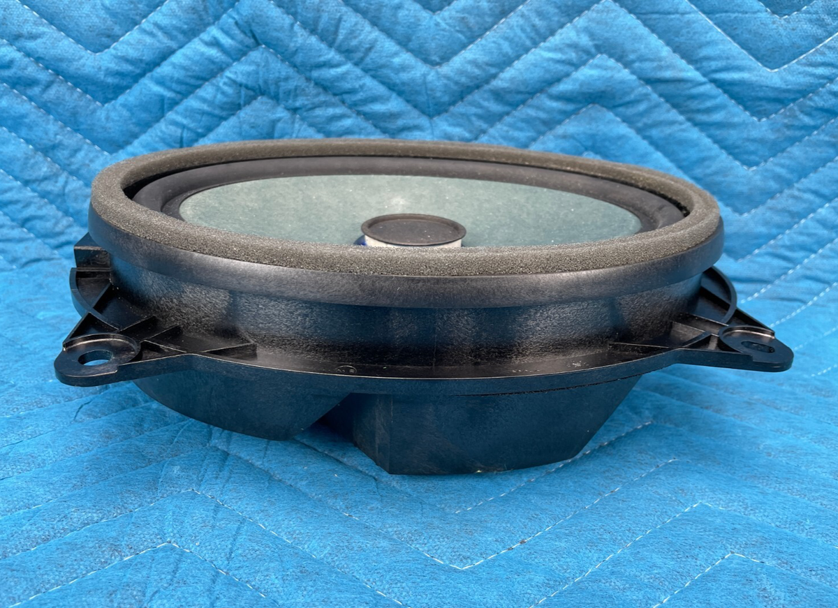 OEM Genuine Lexus Front Door Speaker RH or LH Mark Levinson 86160