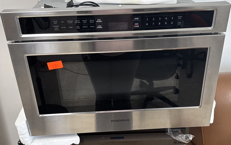 Cajón de calentamiento Monogram Minimalist Series ZWL1126SRSS de 30 pulgadas Foto 2 de 4