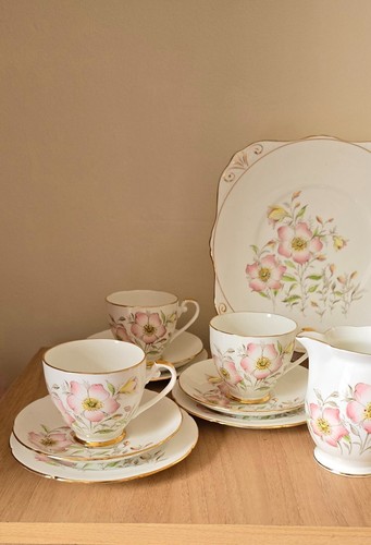 20 PC Rare Vintage Royal Grafton Trios Tea Set, Floral Pattern 8292, c.1957 - Picture 7 of 10