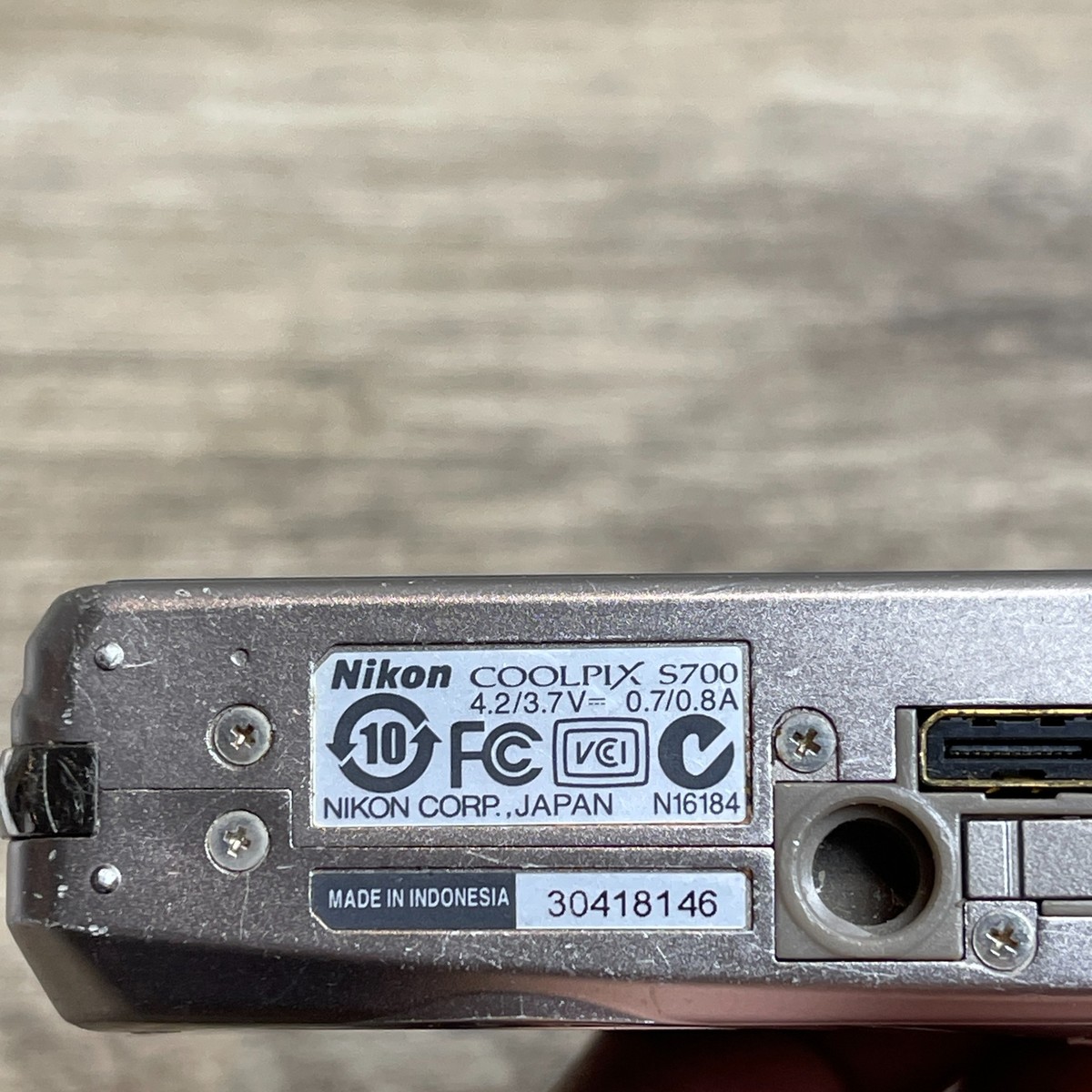 Nikon Coolpix S700 2.7