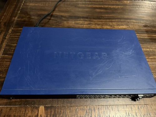 Netgear Prosafe 24+4 Smart with PoE FS728TP v2 Switch - Picture 2 of 3