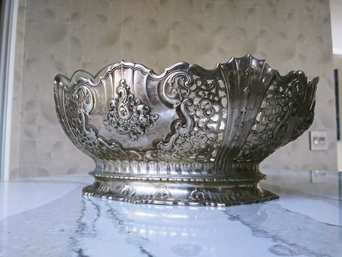 BEAUTIFUL LARGE ITALIAN SILVER CENTER BOWL WITH GLASS INSERT - Picture 4 of 8