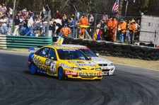 Will Hoy Williams Renault Dealer Racing Renault Laguna passes - 1996 Old Photo