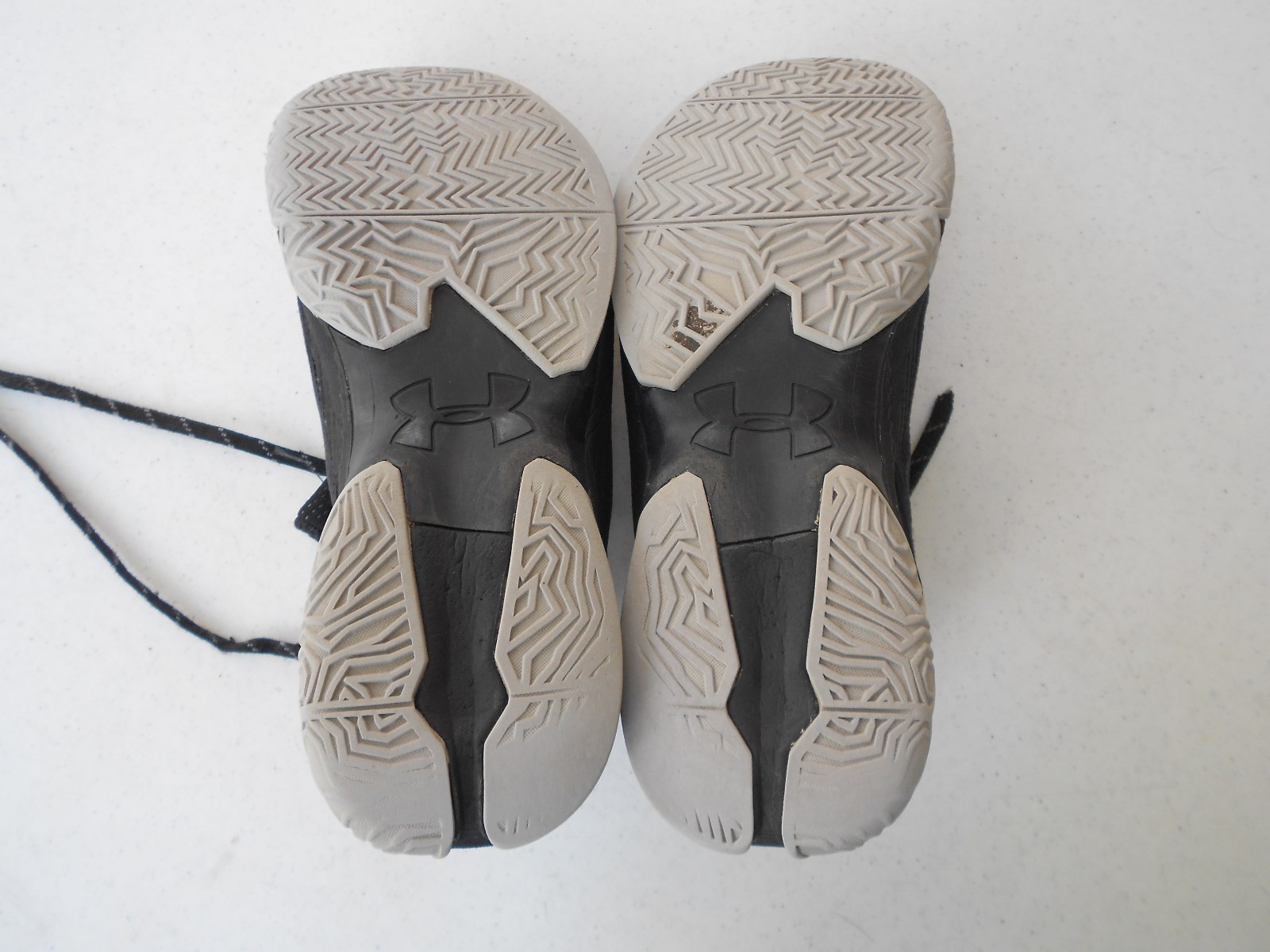 YOUTH UNDER ARMOUR SHOES SIZE 7 Y eBay