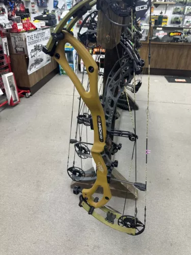 2025 PSE Mach 33 RH  70# EC2 Tan Carbon Hunting Bow New