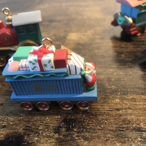 Hallmark merry miniatures train engine 1-4 1991 Claus & Co. Lot Of 4 - Picture 16 of 19