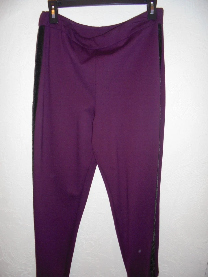 Pantalón Joan Rivers Signature Borgoña Negro Lentejuelas Laterales Talla Mediana Foto 3 de 4