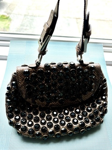 Betsey Johnson Gun Metal Leder Handtasche groß Strass Nieten Handtasche schön! - Bild 13 von 14