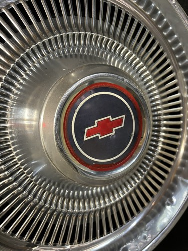 1970-74Chevrolet Impala Rare Red/Black accent 15” Original Full hubcaps set 4 - Picture 11 of 15