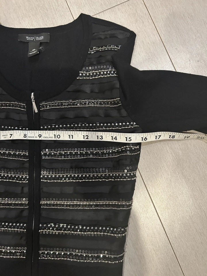 Cárdigan negro con cremallera WHBM con detalles plateados. Mangas de 3/4 de largo. Talla XS Foto 3 de 4