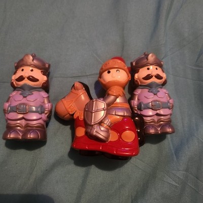 Early Learning Centre (ELC) Happyland  Figures. 2  Standing Knights And 1 Knight