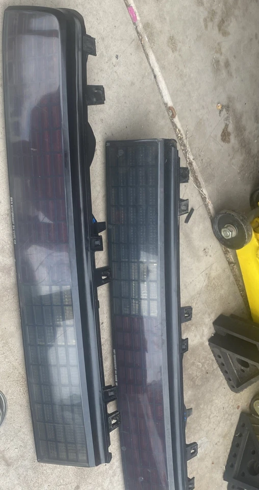 Par de luces traseras izquierda y derecha Pontiac Fiero GT 1984-1988 OEM  Foto 3 de 4