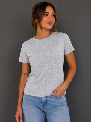 Saks Fifth Avenue Gray Crew Neck T-Shirt Women s Med Basic Tee Capsule Wardrobe
