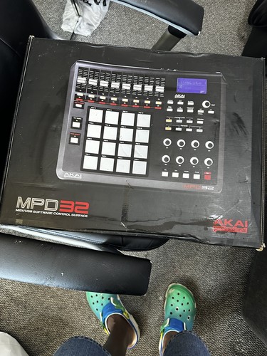 Akai Profesional MPD 32 USB MIDI Controller - MPC Pads - Boxed - Hardly Used - Picture 8 of 8