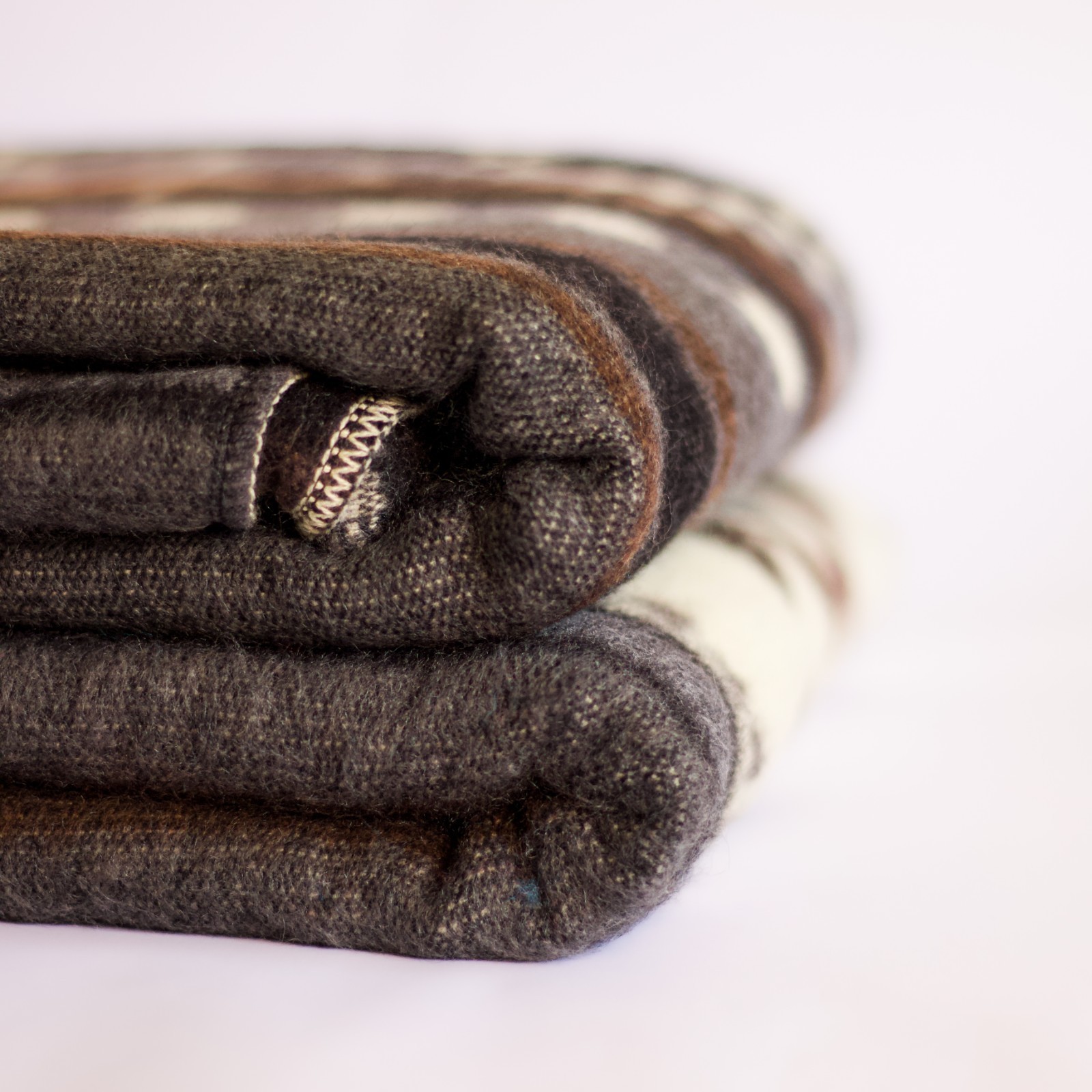 Throw Xl King 90x75 Reversible Thick & Warm Handmade Ecuador