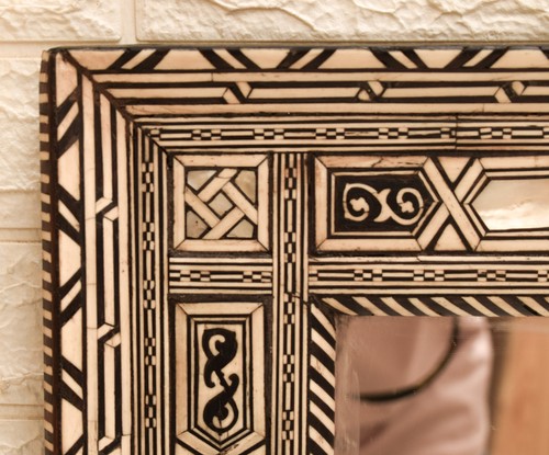 Vintage 22" Height Handmade Moroccan Bone Inlaid Wall Hanging Wood Mirror Frame - Picture 2 of 9