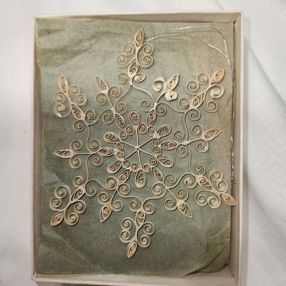 TWO VINTAGE SCROLLED PAPER HANGING CHRISTMAS ORNAMENTS SNOWFLAKES eBay