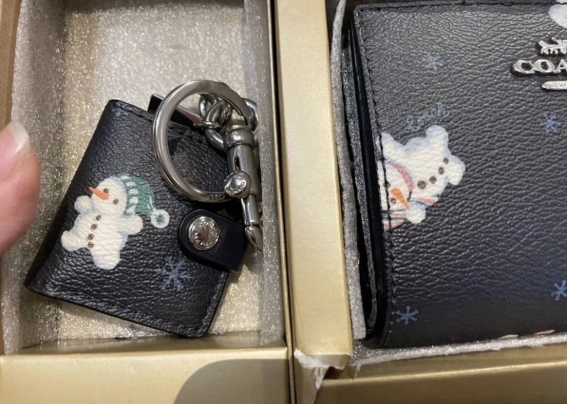 NEW Coach Boxed Snap Wallet & Picture Frame Bag Charm with Snowman