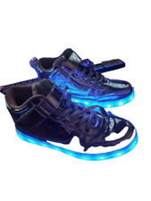Zapatilla deportiva Family Smiles luces LED WMN correa superior alta encaje plateada talla US8/EU39 leer