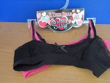 Sweet  Sassy 2 Pack Black  Pink TEEN BRAS Girls Size Small 30 NWT