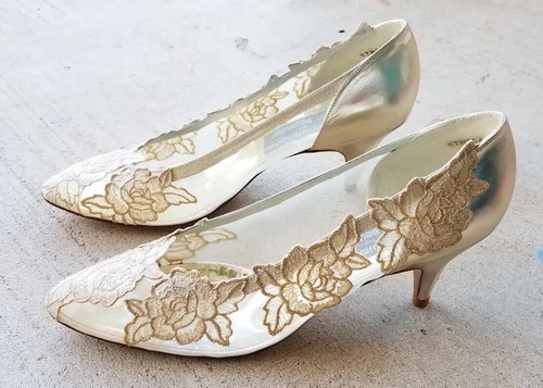 Vintage STUART WEITZMAN For MR. SEYMOUR Gold Leather Lace Roses Heels Size  10 AA | eBay